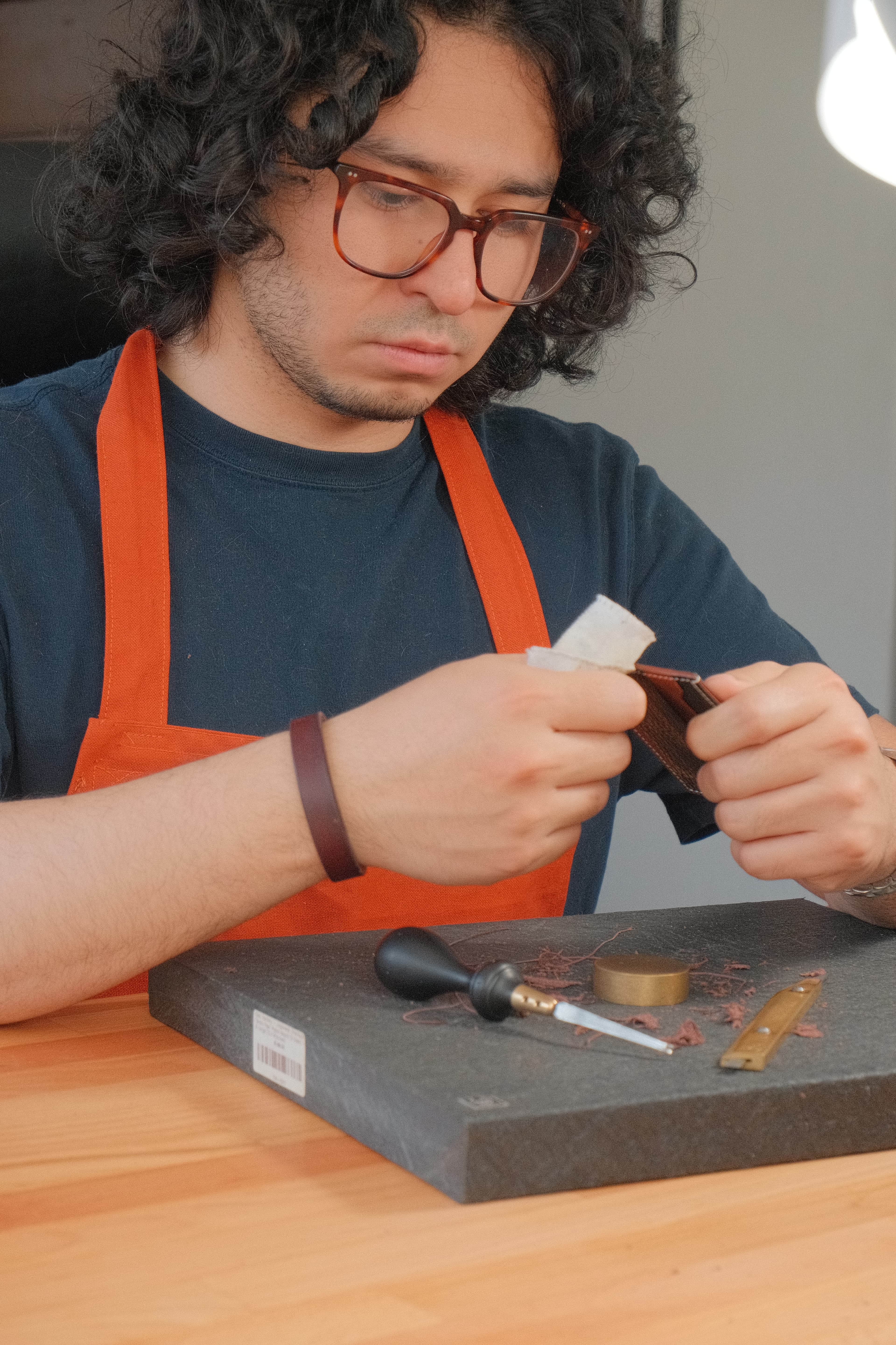 Retrato de Aaron M., fundador de Piel de Vino